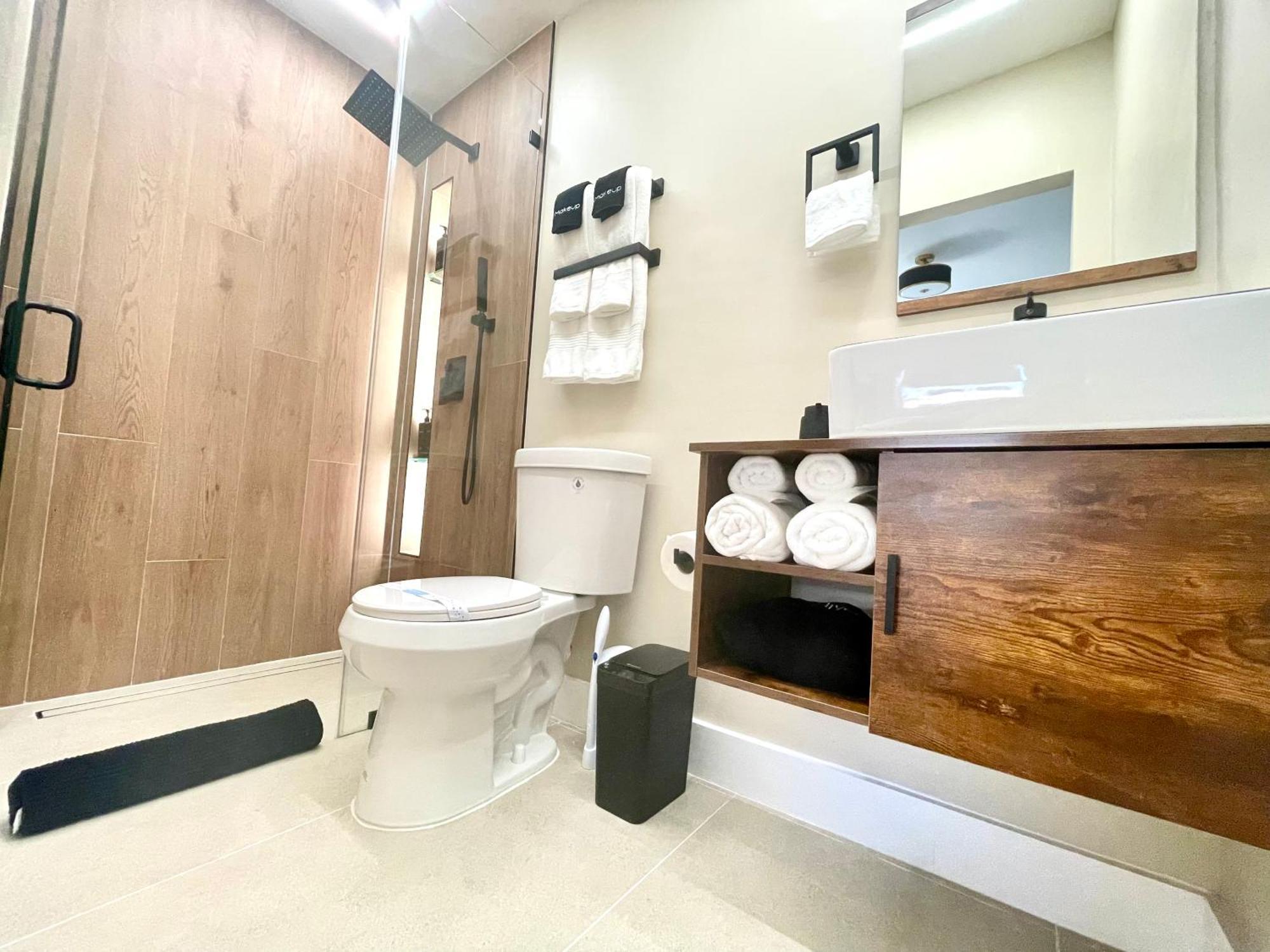 Casa de férias Casamia Only 10 Min To Wynwood With New Pool, Bikes, Parking And Privacy *