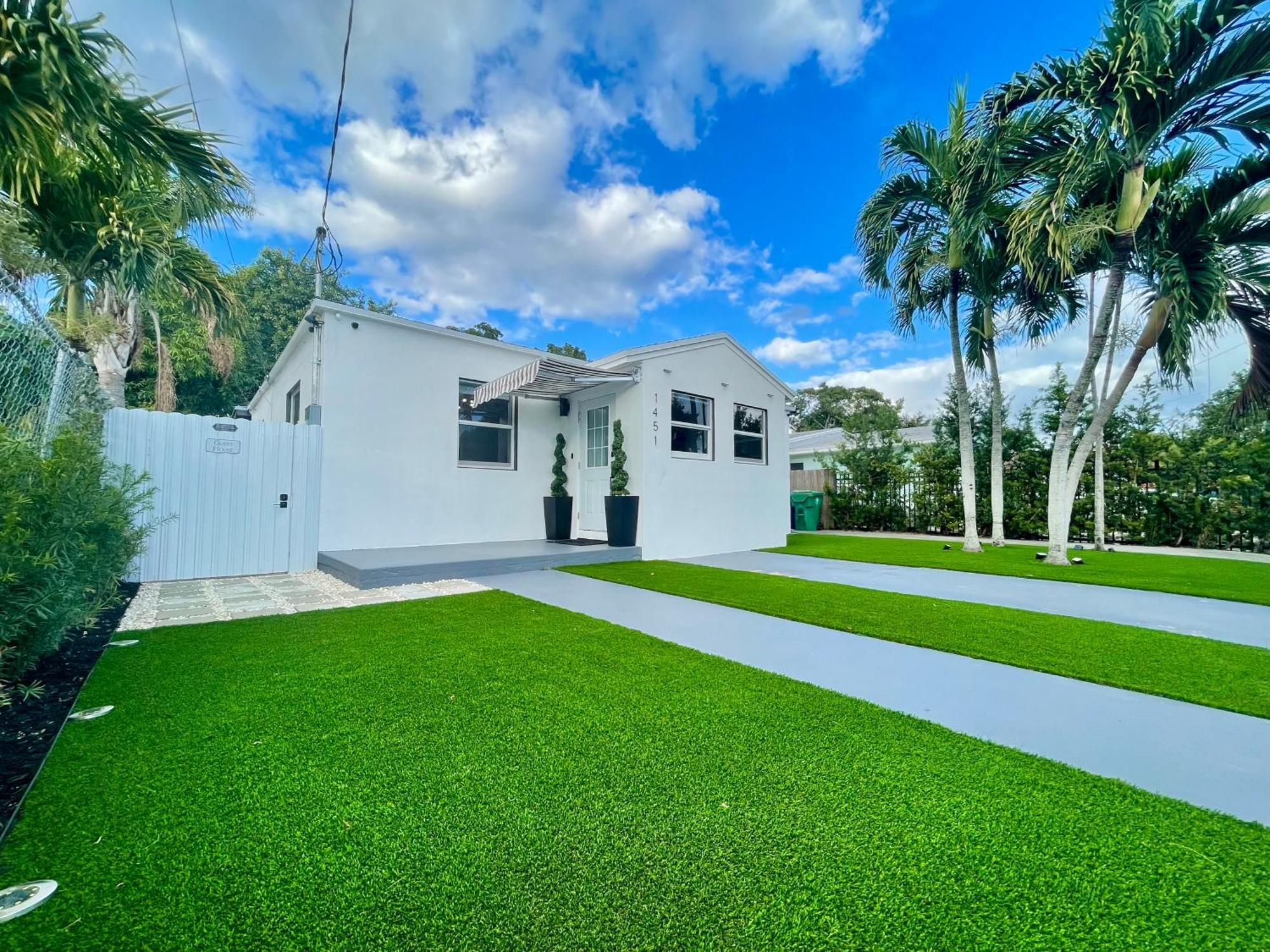 Casamia Only 10 Min To Wynwood With New Pool, Bikes, Parking And Privacy Miami