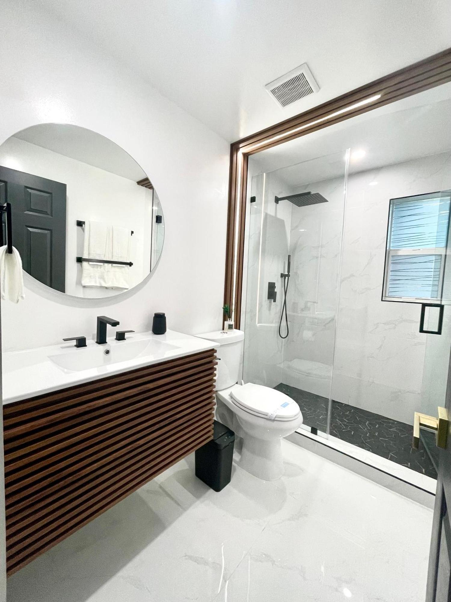 Casamia Only 10 Min To Wynwood With New Pool, Bikes, Parking And Privacy Miami
