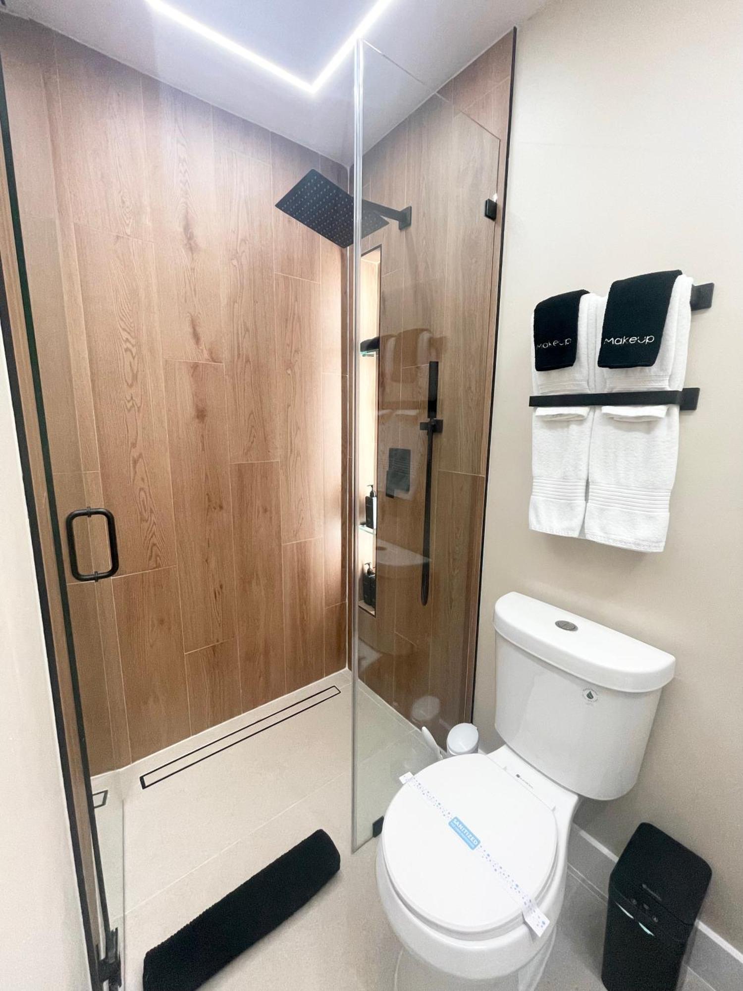 Casamia Only 10 Min To Wynwood With New Pool, Bikes, Parking And Privacy Miami