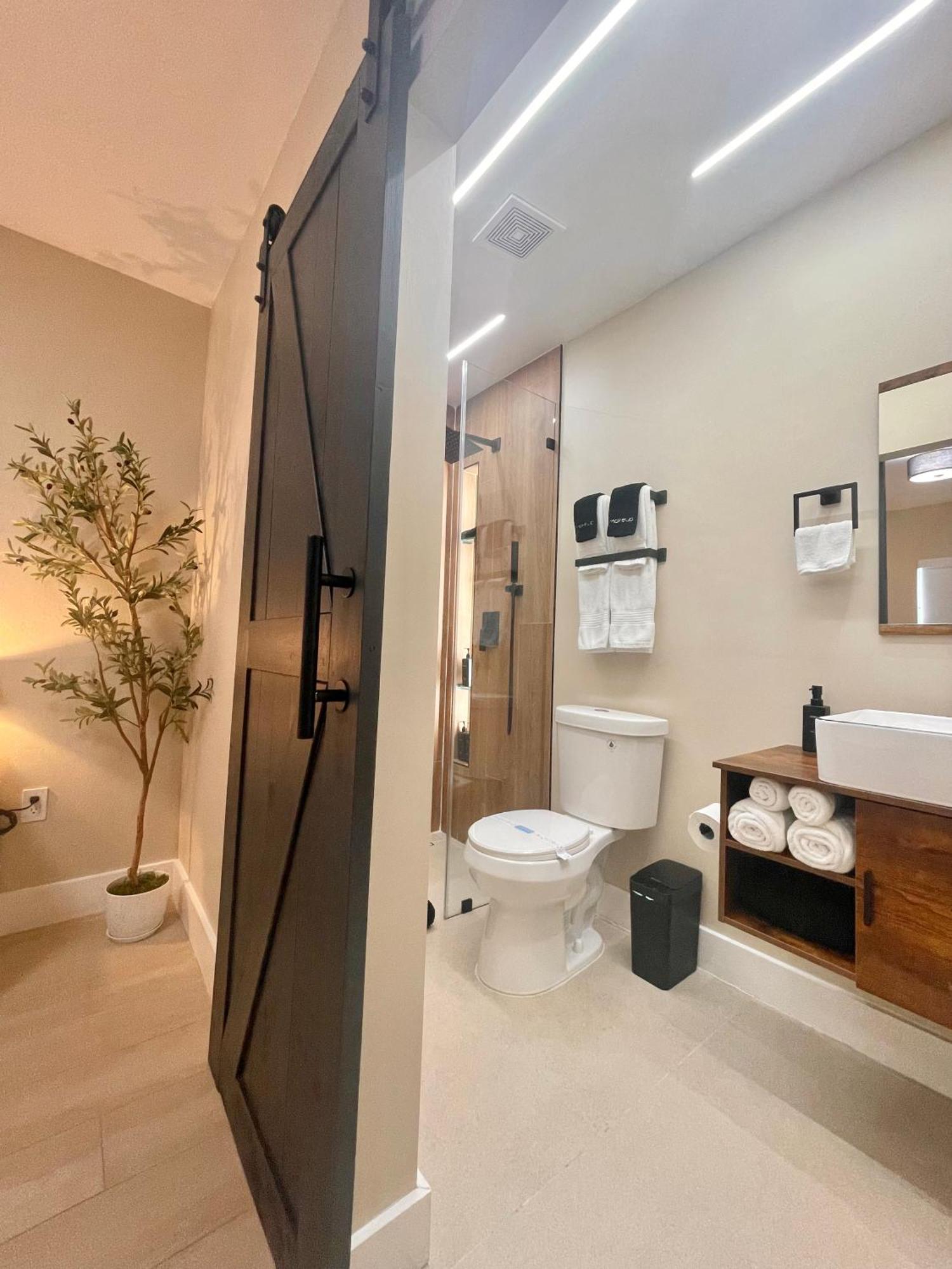 Casamia Only 10 Min To Wynwood With New Pool, Bikes, Parking And Privacy Casa de férias