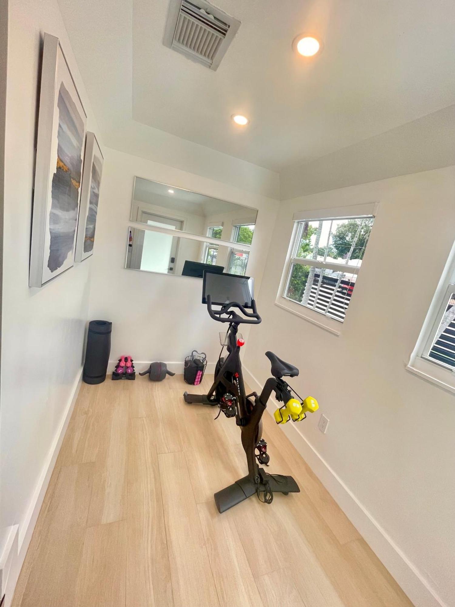 Casamia Only 10 Min To Wynwood With New Pool, Bikes, Parking And Privacy * Miami